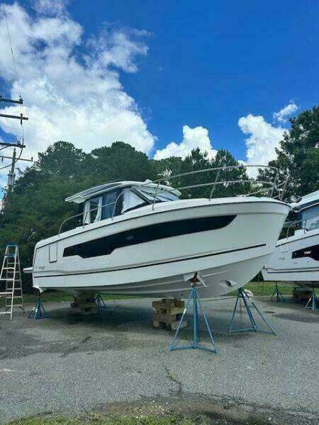 30ft Jeanneau Yacht For Sale