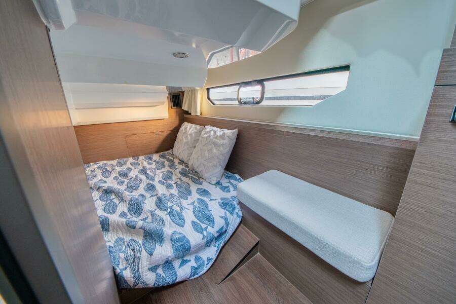 30ft Jeanneau Yacht For Sale