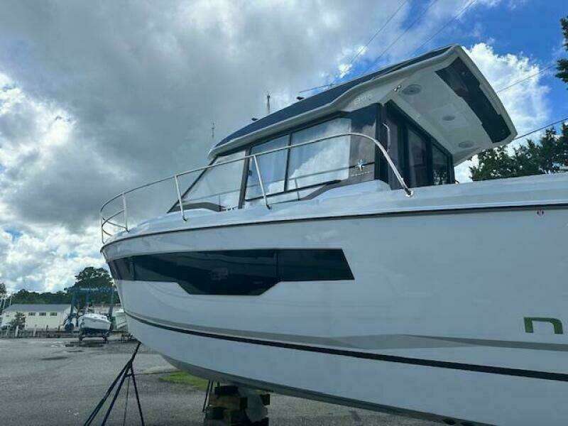 30ft Jeanneau Yacht For Sale