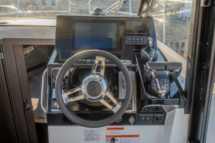 30ft Jeanneau Yacht For Sale