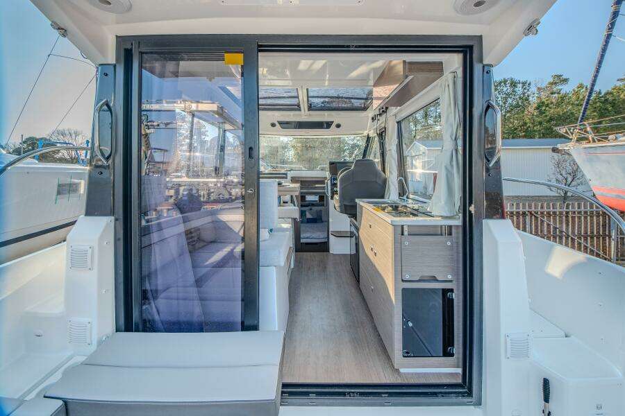 30ft Jeanneau Yacht For Sale