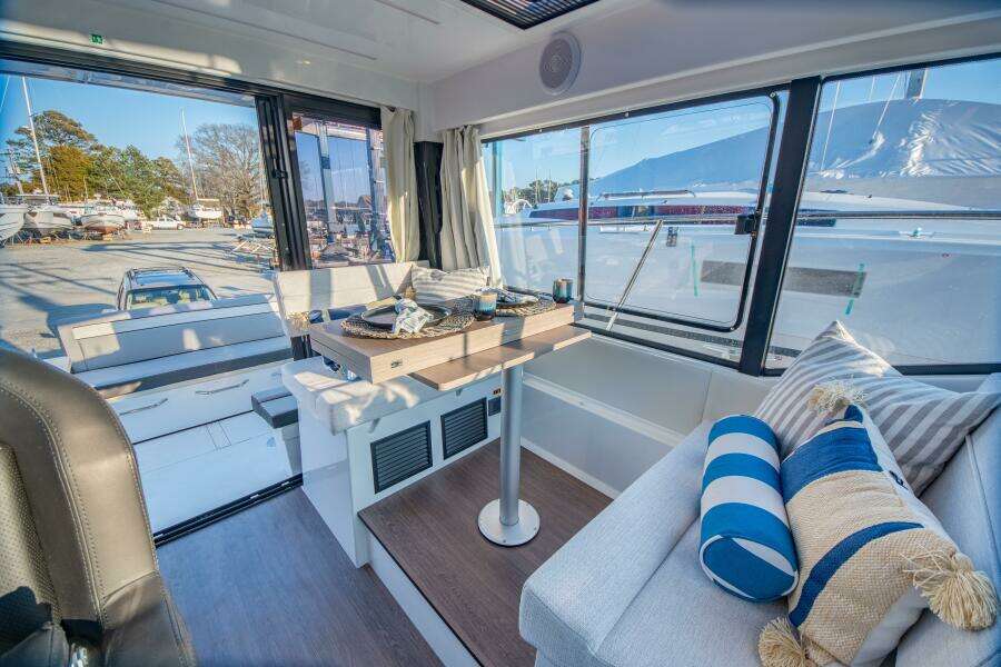 30ft Jeanneau Yacht For Sale