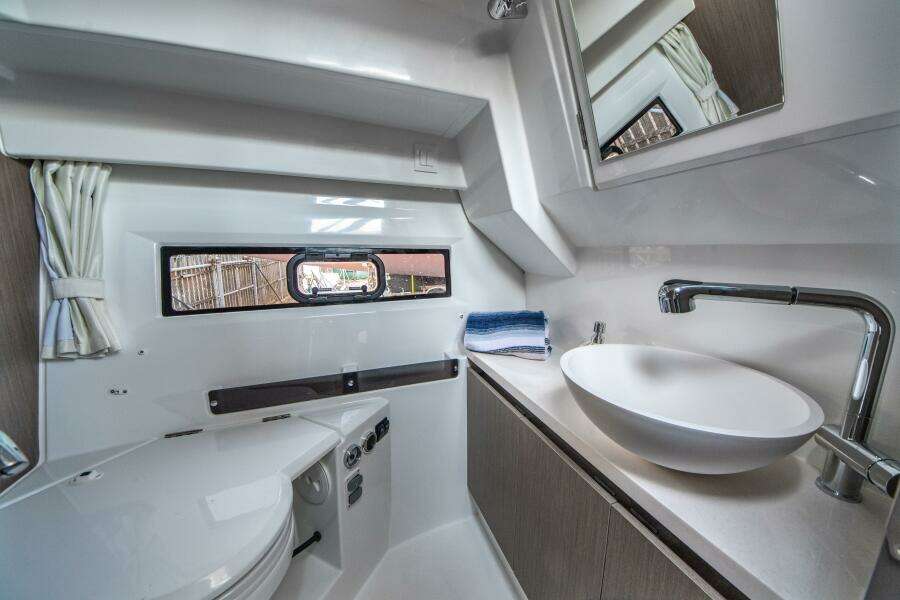 30ft Jeanneau Yacht For Sale