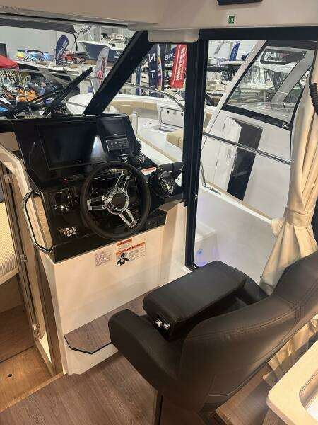 30ft Jeanneau Yacht For Sale