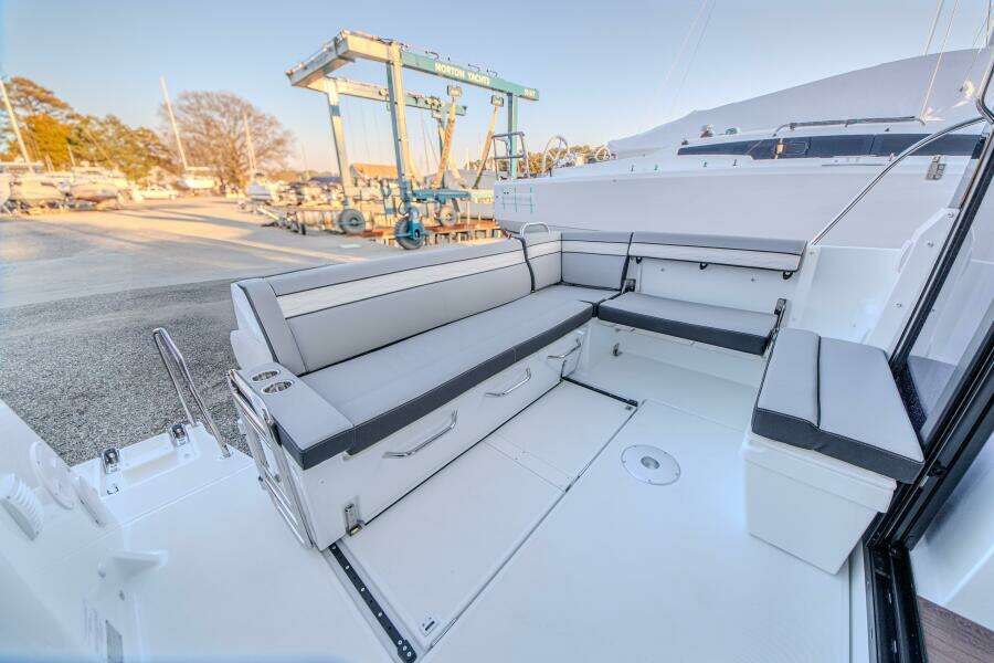 30ft Jeanneau Yacht For Sale