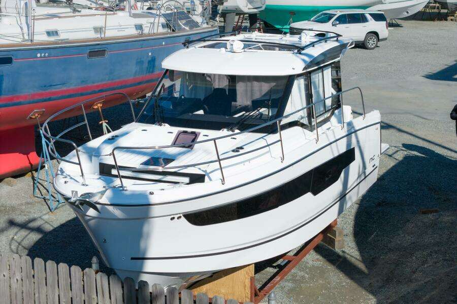 30ft Jeanneau Yacht For Sale
