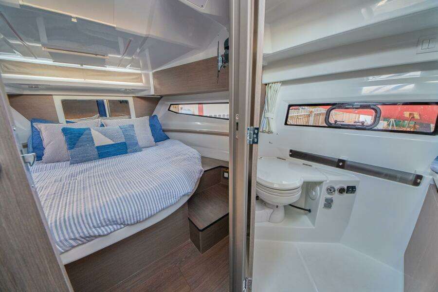 30ft Jeanneau Yacht For Sale