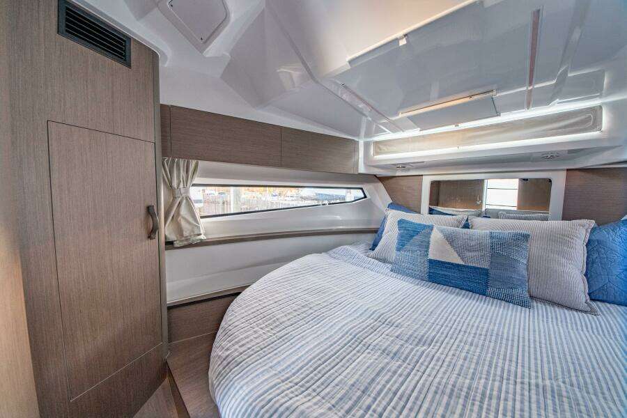 30ft Jeanneau Yacht For Sale