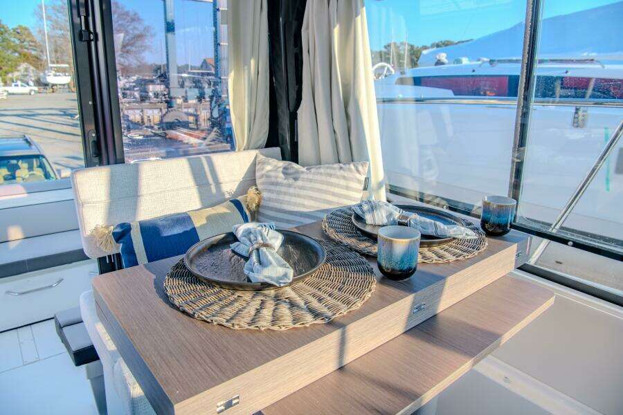 30ft Jeanneau Yacht For Sale