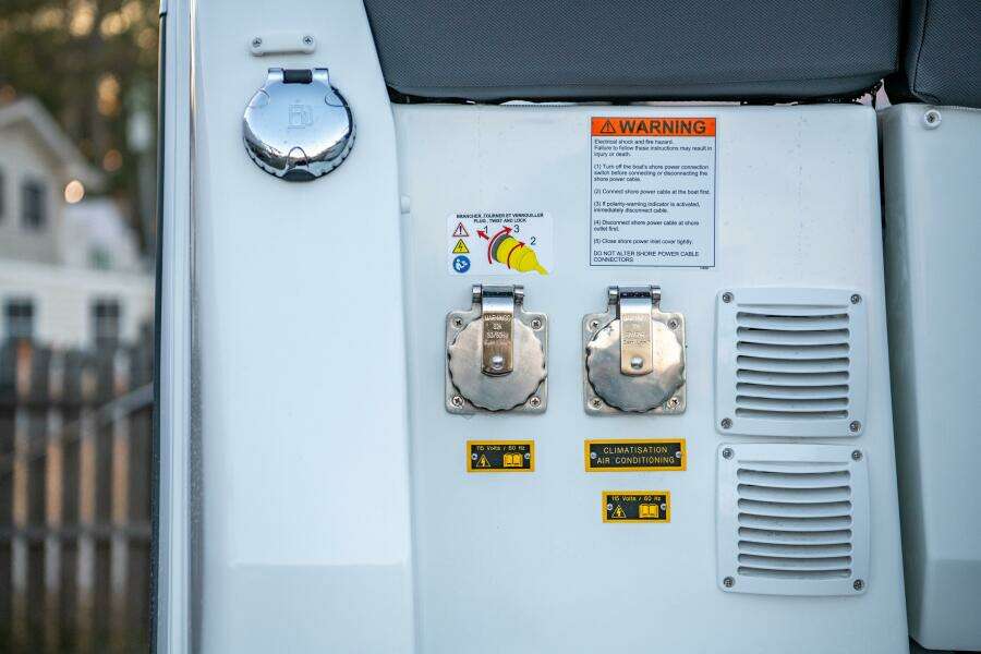 30ft Jeanneau Yacht For Sale