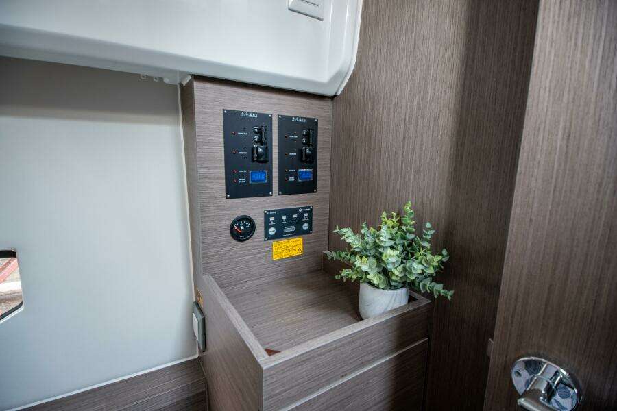 30ft Jeanneau Yacht For Sale