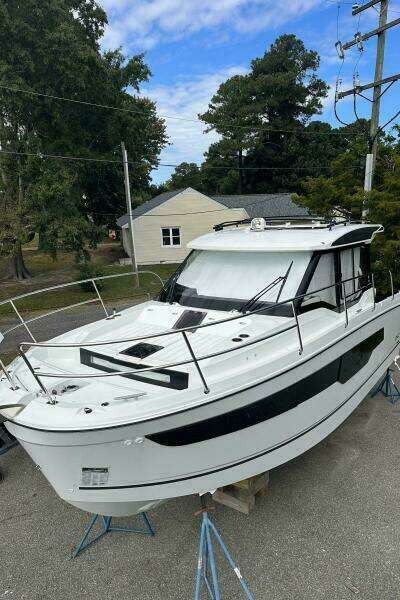 30ft Jeanneau Yacht For Sale