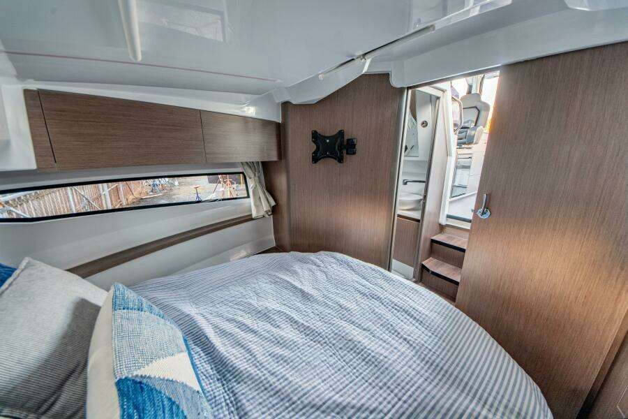 30ft Jeanneau Yacht For Sale