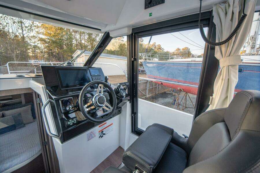 30ft Jeanneau Yacht For Sale