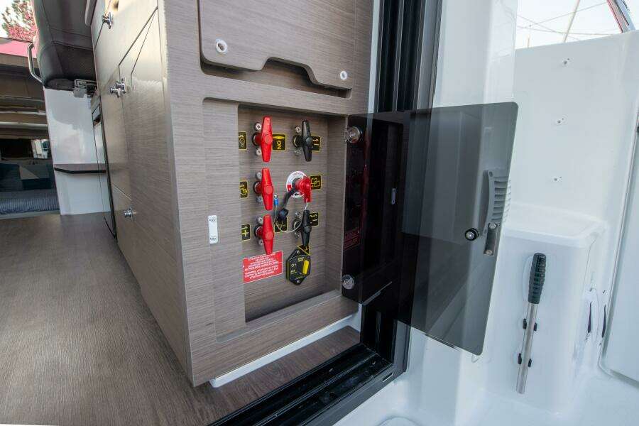 30ft Jeanneau Yacht For Sale