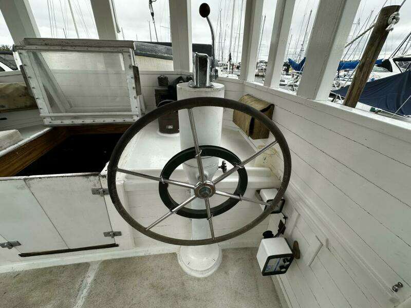 Briney Bug 34ft Custom Yacht For Sale