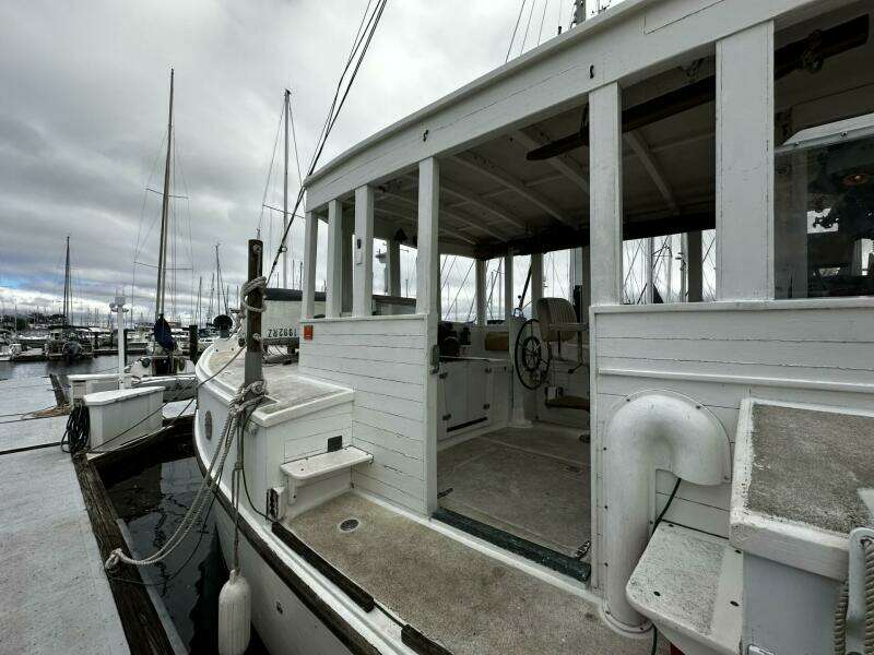 Briney Bug 34ft Custom Yacht For Sale