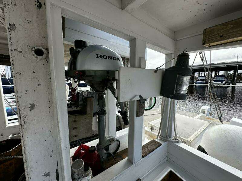 Briney Bug 34ft Custom Yacht For Sale