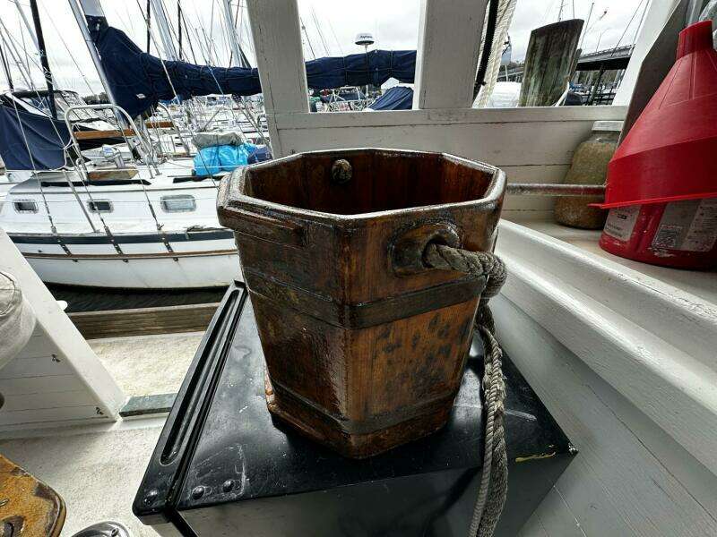 Briney Bug 34ft Custom Yacht For Sale