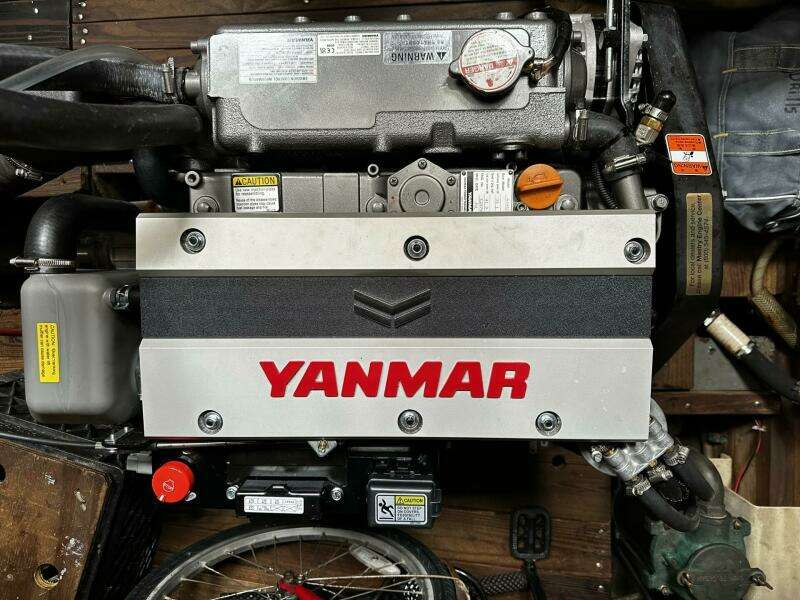 Briney Bug 34ft Custom Yacht For Sale