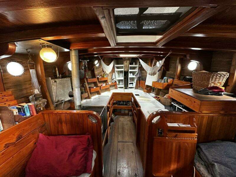 Briney Bug 34ft Custom Yacht For Sale