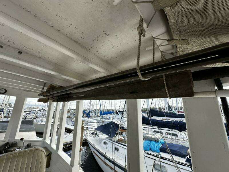 Briney Bug 34ft Custom Yacht For Sale