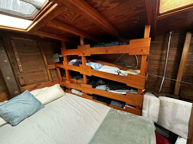 Briney Bug 34ft Custom Yacht For Sale