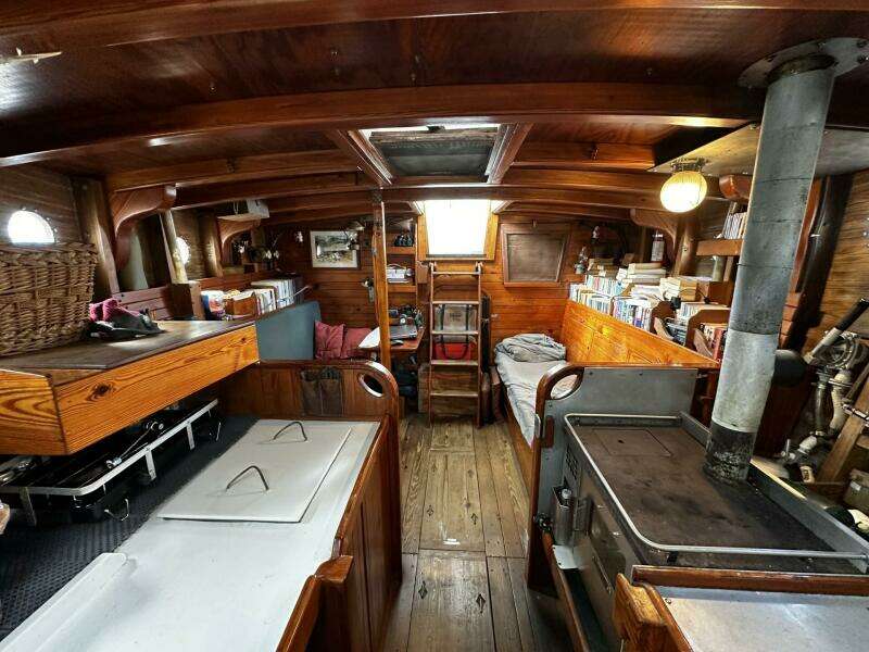 Briney Bug 34ft Custom Yacht For Sale