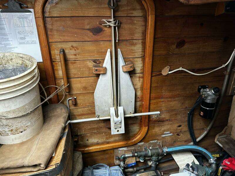 Briney Bug 34ft Custom Yacht For Sale