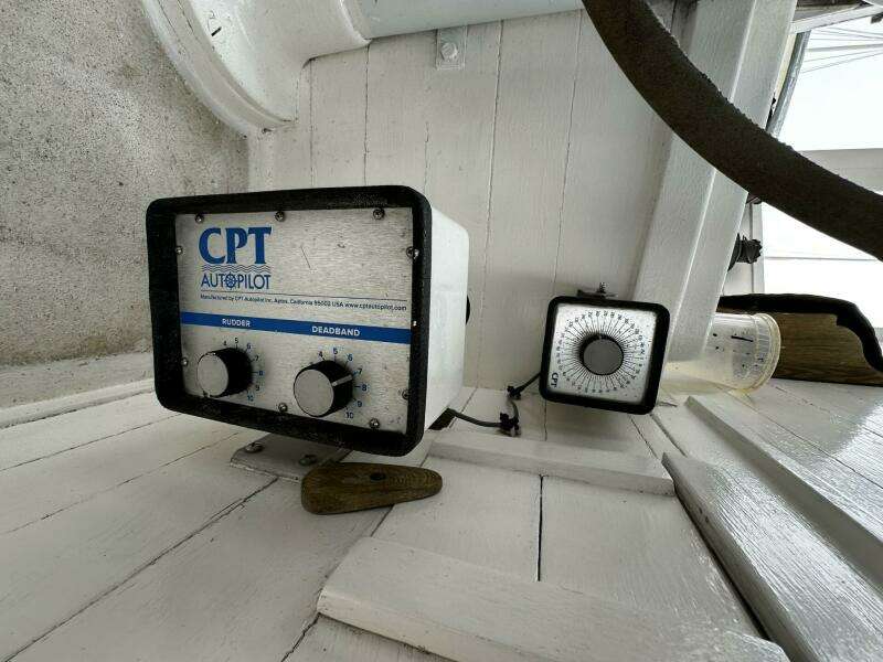 Briney Bug 34ft Custom Yacht For Sale