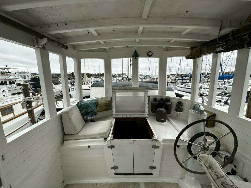 Briney Bug 34ft Custom Yacht For Sale