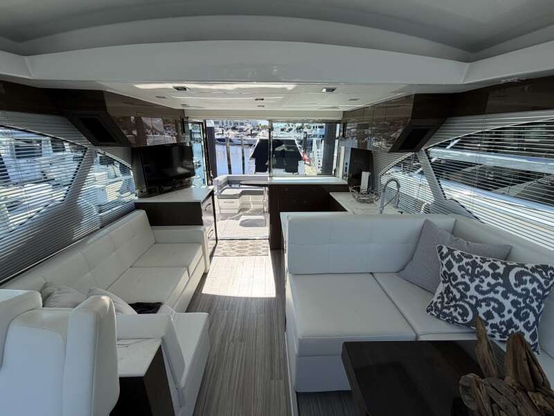 50ft Cruisers Yachts Yacht For Sale