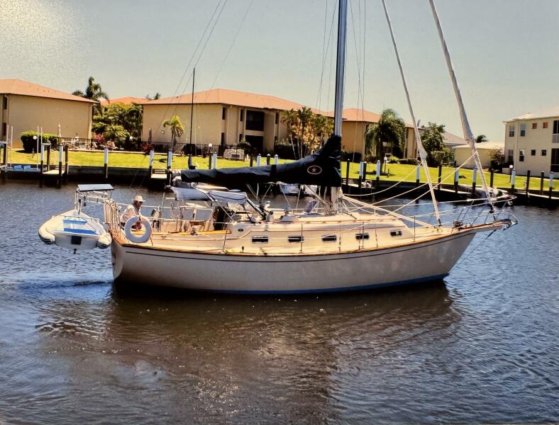 32' 1994 Island Packet 32