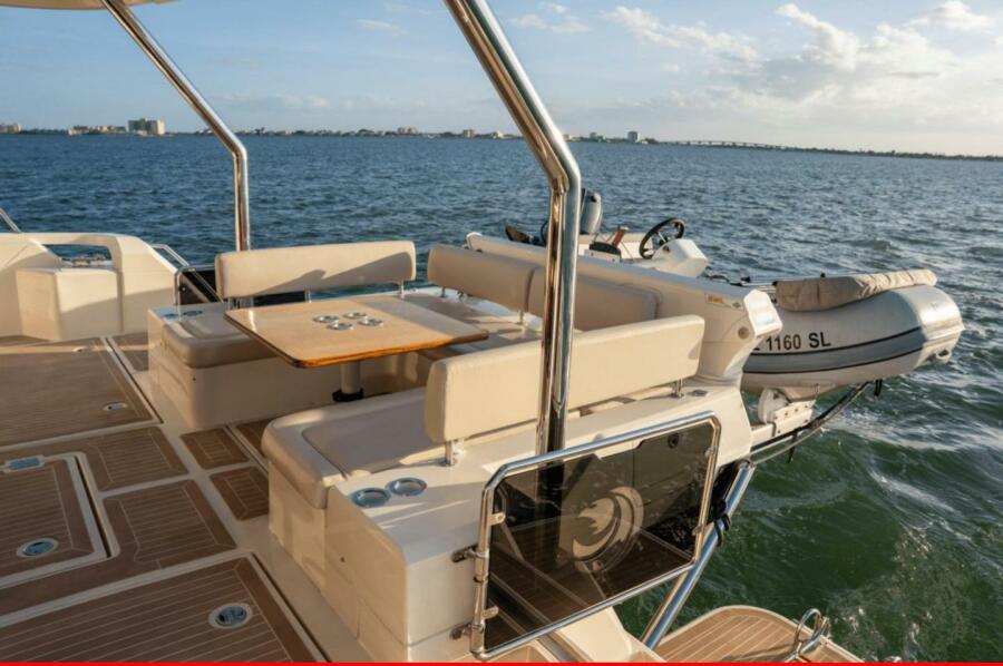 44' 2018 Aquila 44 Yacht
