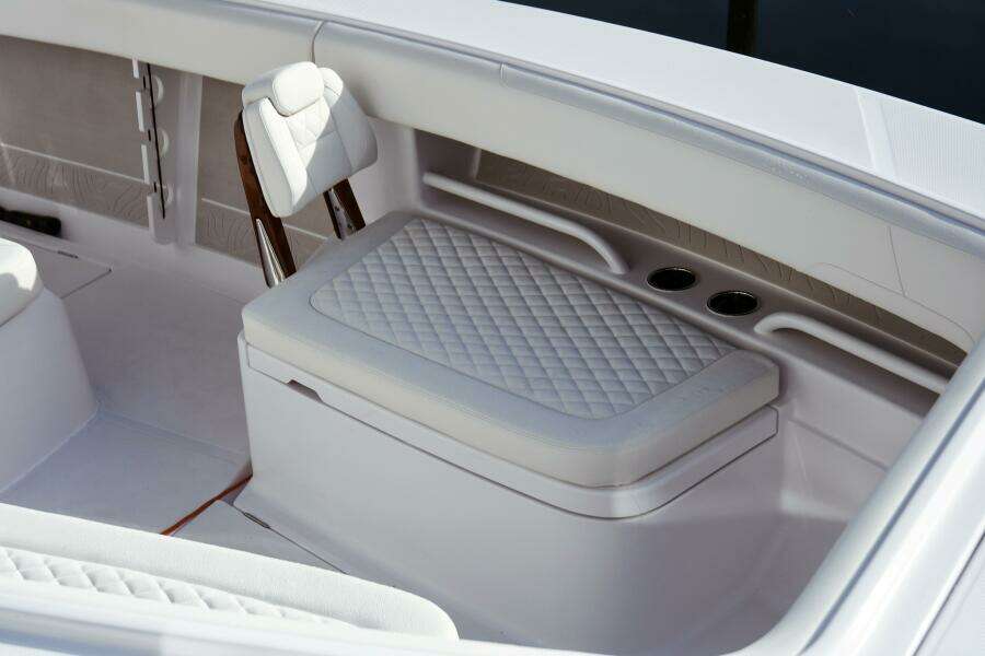 30ft Jupiter Yacht For Sale