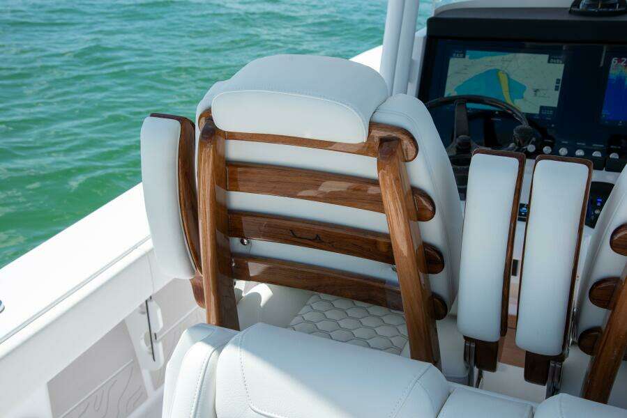 32ft Jupiter Yacht For Sale