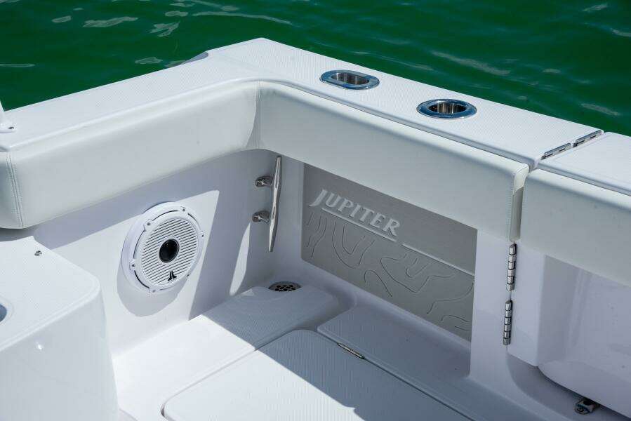 32ft Jupiter Yacht For Sale