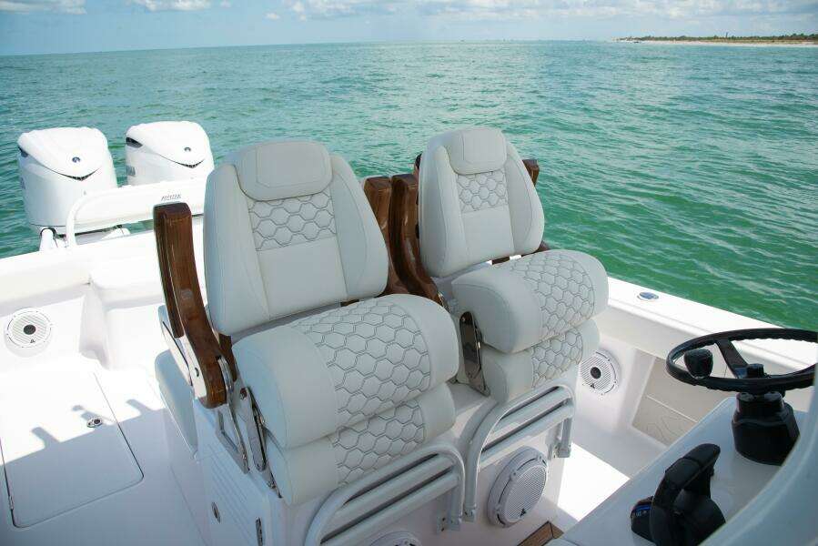 32ft Jupiter Yacht For Sale