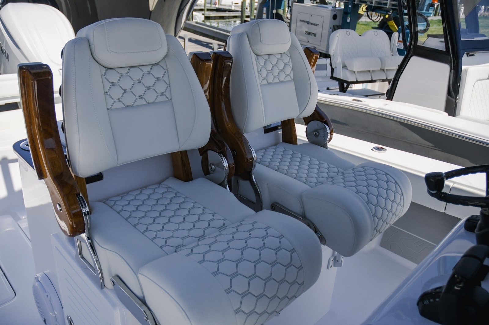 32ft Jupiter Yacht For Sale