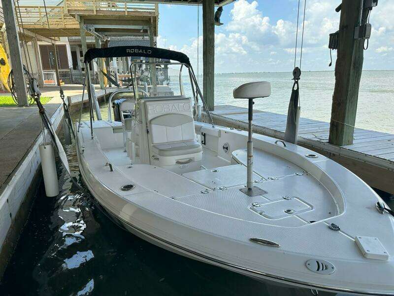 22ft Robalo Yacht For Sale