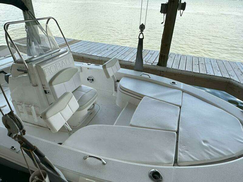 22ft Robalo Yacht For Sale