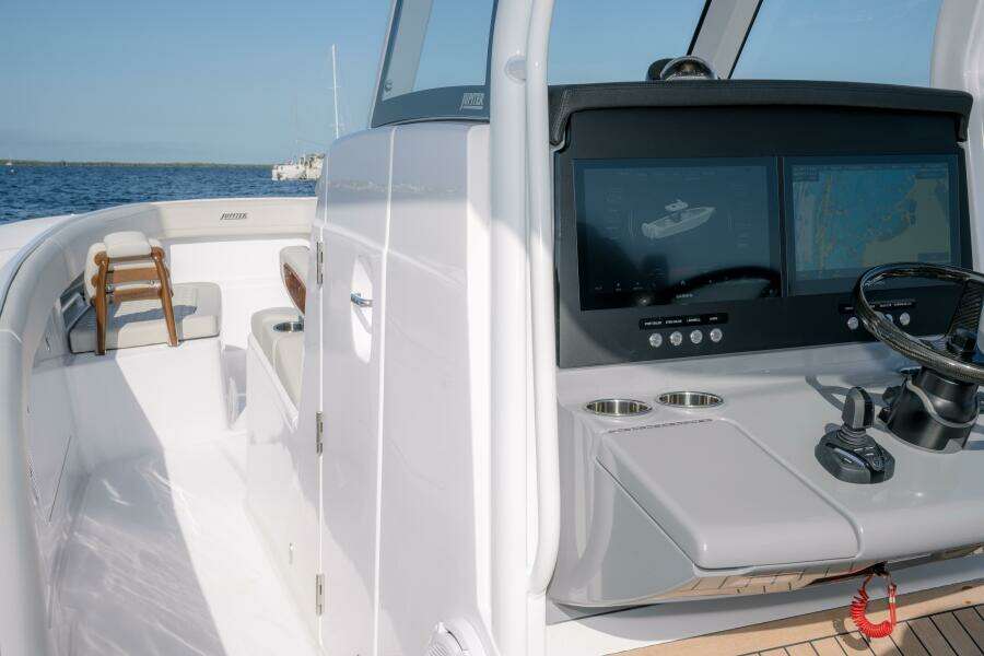 34ft Jupiter Yacht For Sale