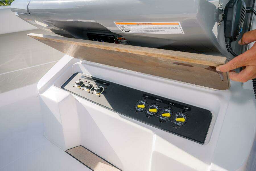 34ft Jupiter Yacht For Sale