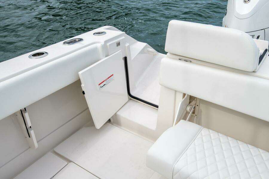 38ft Jupiter Yacht For Sale