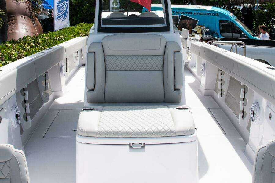 38ft Jupiter Yacht For Sale