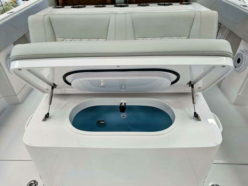 38ft Jupiter Yacht For Sale