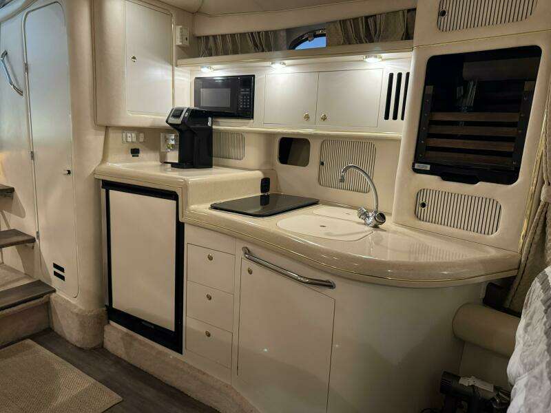 34ft Sea Ray Yacht For Sale