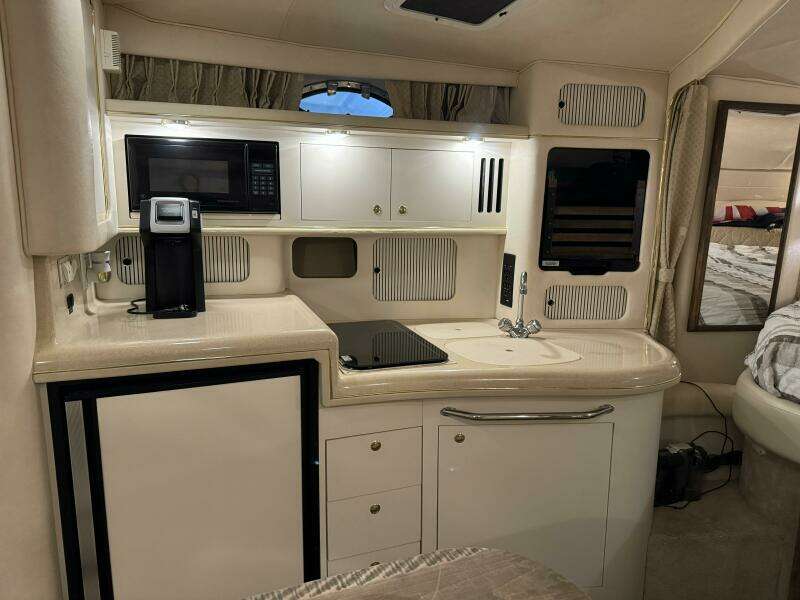 34ft Sea Ray Yacht For Sale