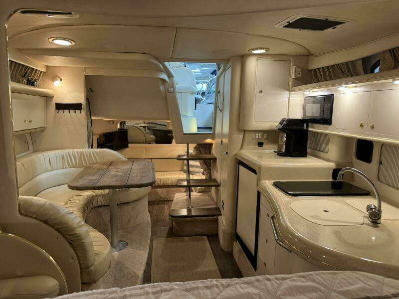 34ft Sea Ray Yacht For Sale