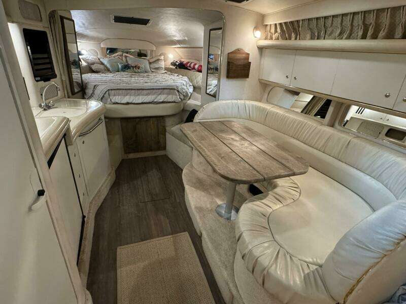 34ft Sea Ray Yacht For Sale